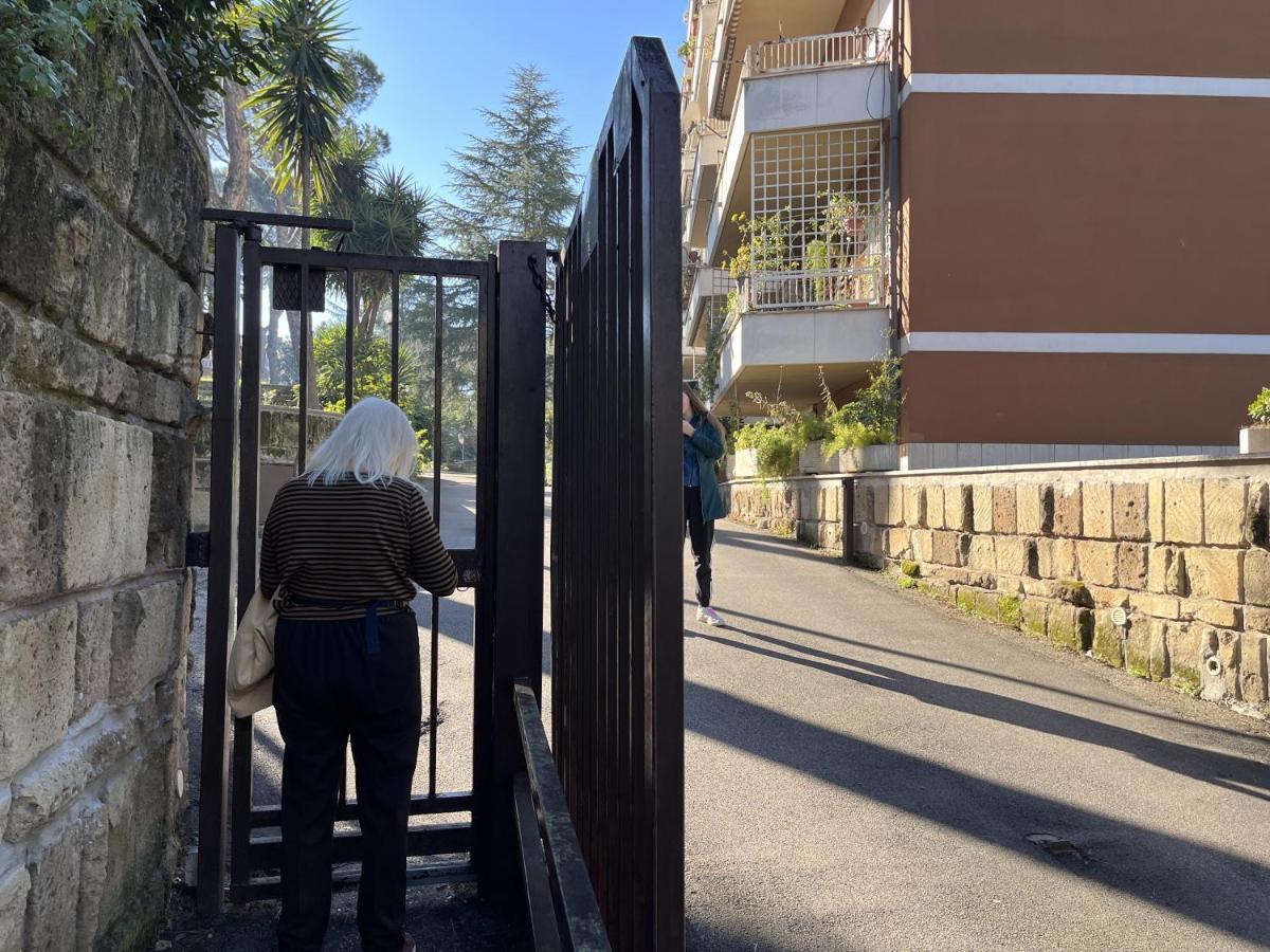 Apartmán Monolocale A Mostacciano Řím Exteriér fotografie