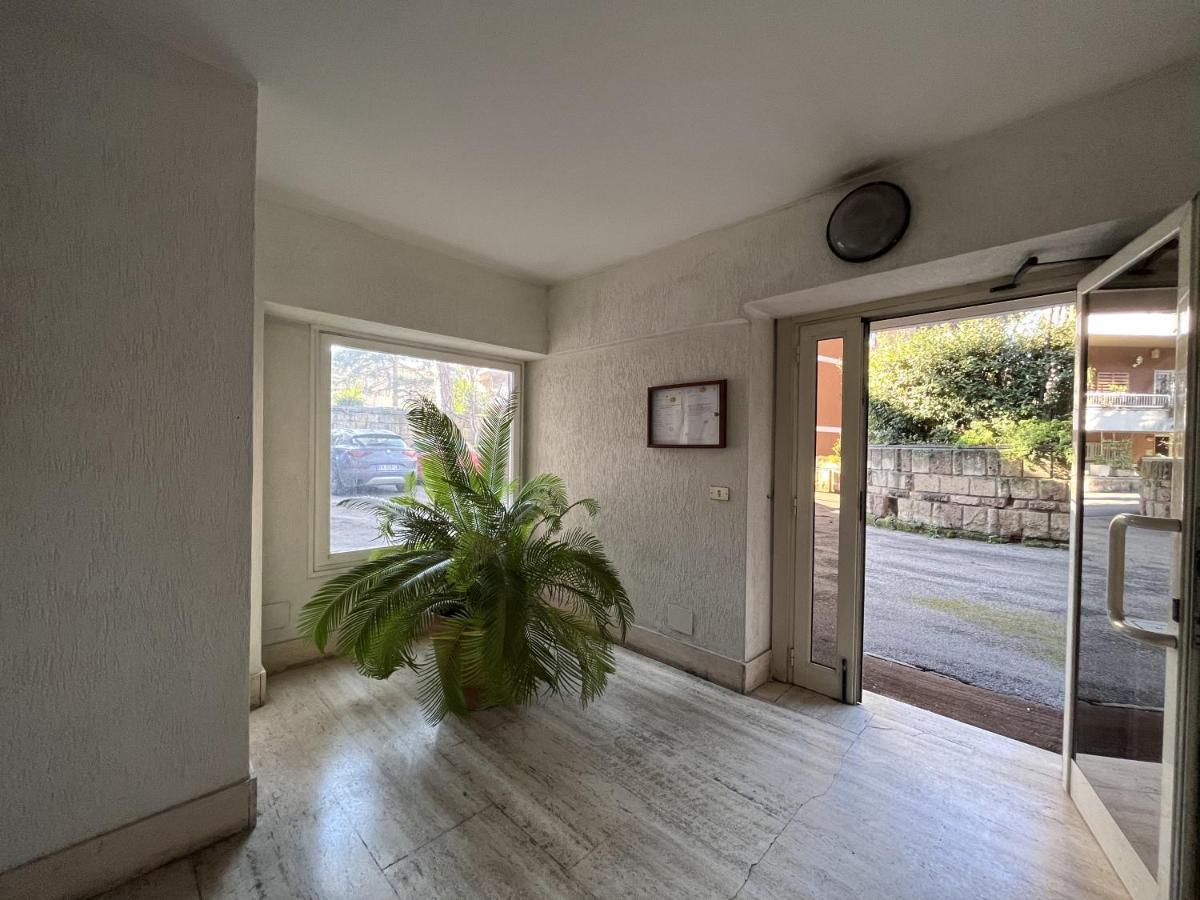 Apartmán Monolocale A Mostacciano Řím Exteriér fotografie