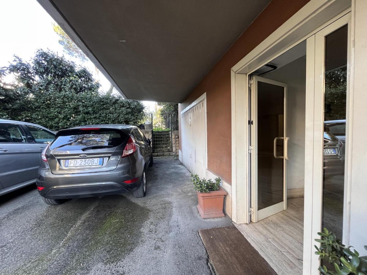 Apartmán Monolocale A Mostacciano Řím Exteriér fotografie