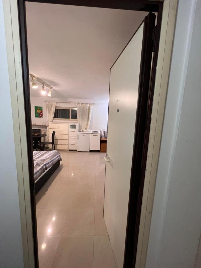 Apartmán Monolocale A Mostacciano Řím Exteriér fotografie