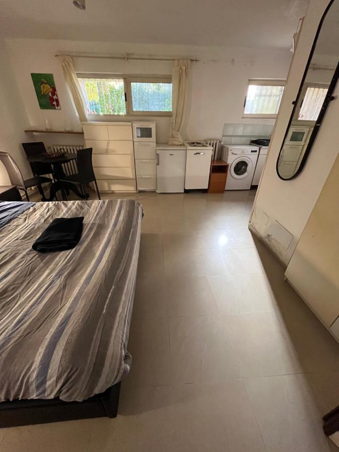 Apartmán Monolocale A Mostacciano Řím Exteriér fotografie