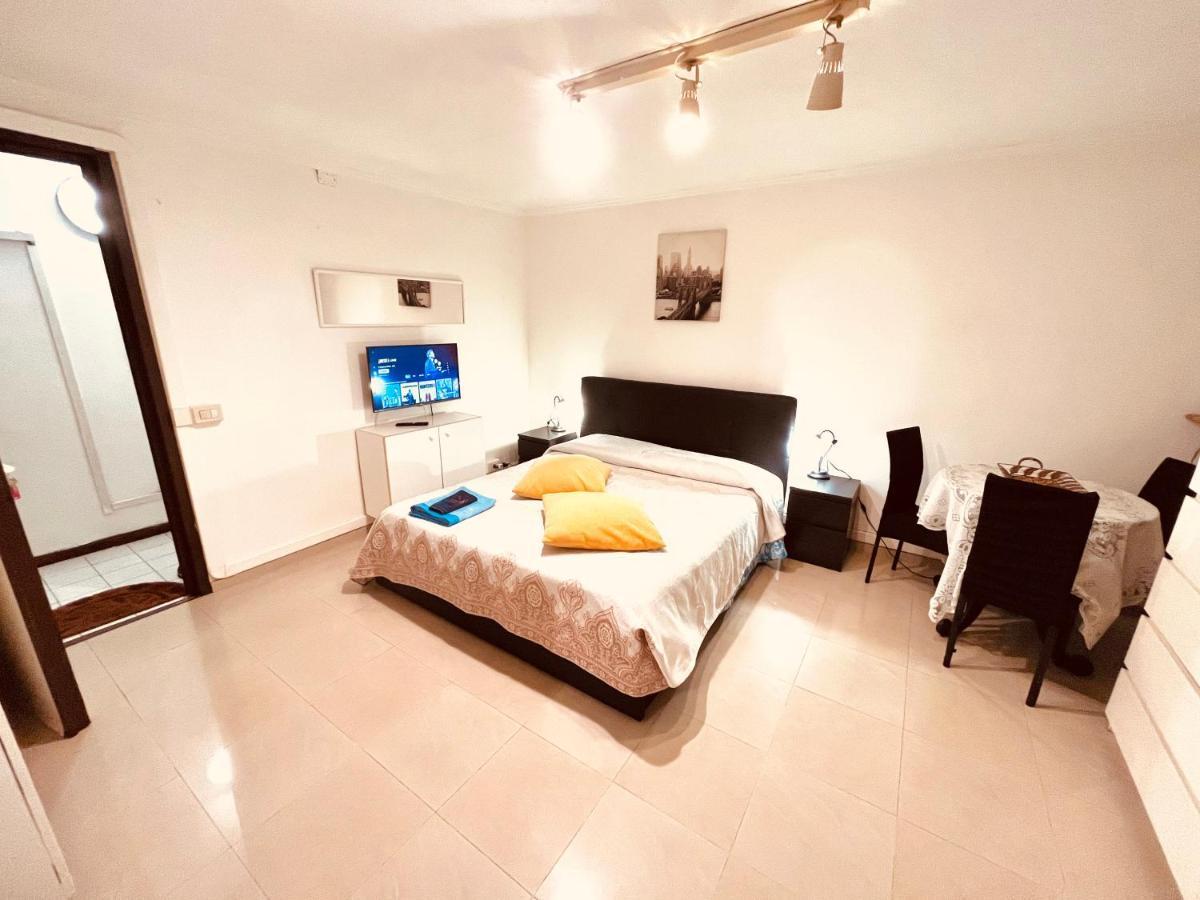 Apartmán Monolocale A Mostacciano Řím Exteriér fotografie